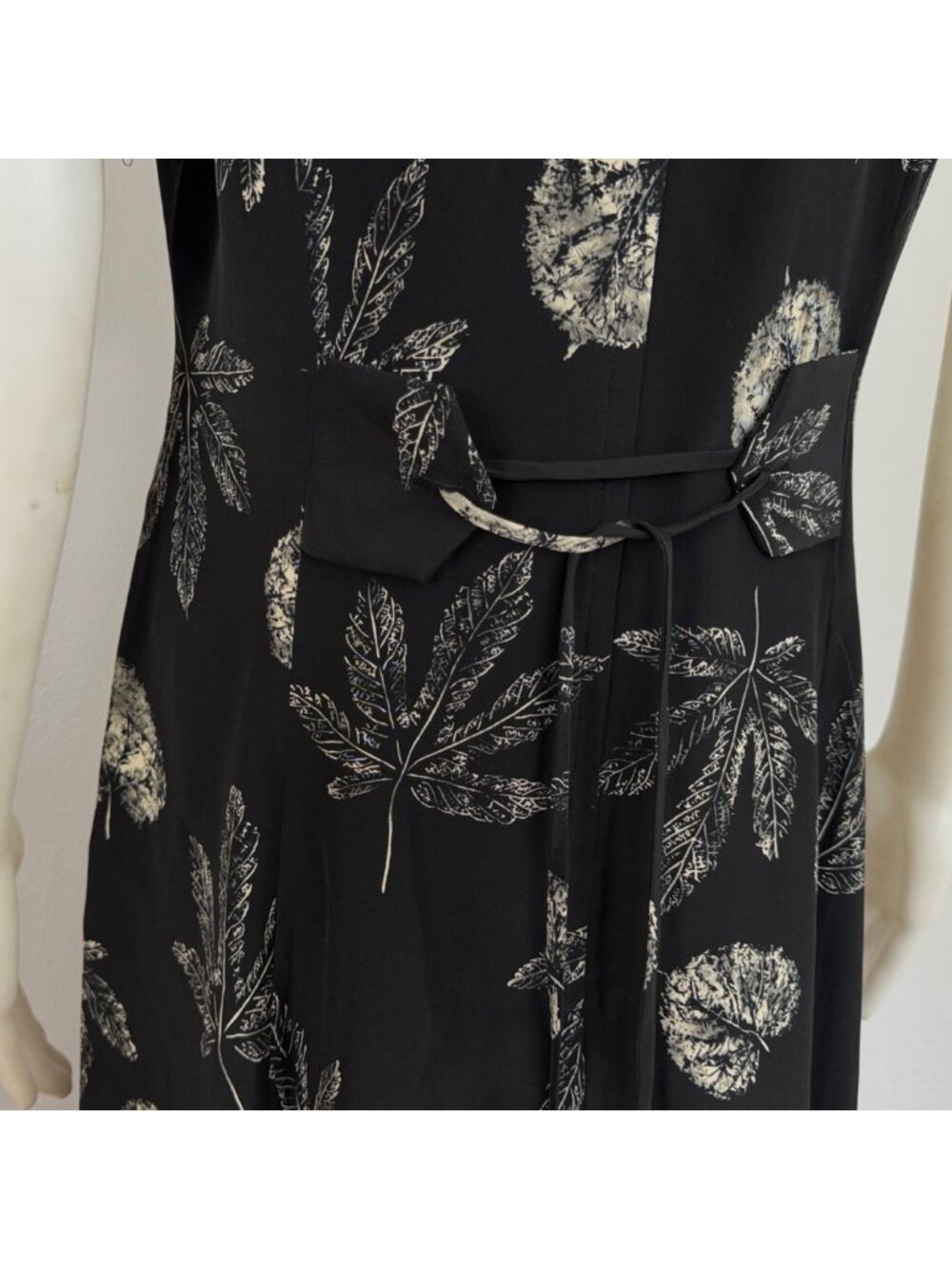 Vintage Leaf Print Silk Maxi Dress Size Medium 90s Black Short Sleeve A-Line - Picture 8 of 9